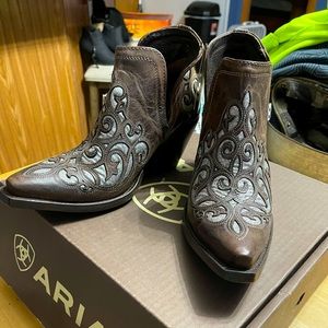 WOMEN'S CRACKLED GLITTER DIXON BOOTIES - SNIP TOE